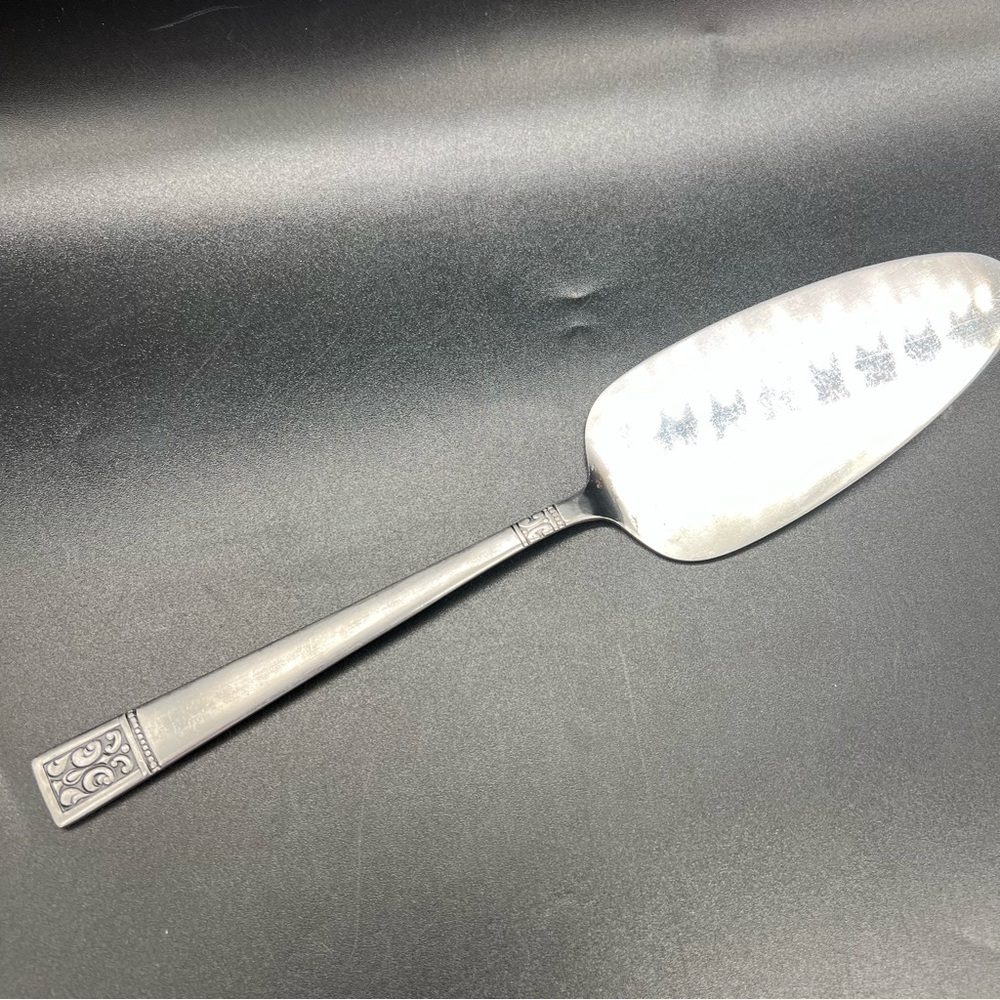 Vintage Japan Custom Design Stainless Pie Server Kitchen Culinary Pre Owned 10"